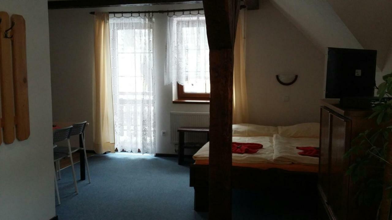 Apartment Nedrik โรกีนีซ นัด ยีเซอโร ภายนอก รูปภาพ