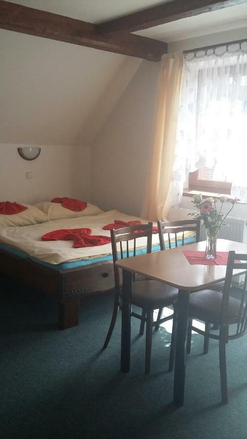 Apartment Nedrik โรกีนีซ นัด ยีเซอโร ภายนอก รูปภาพ