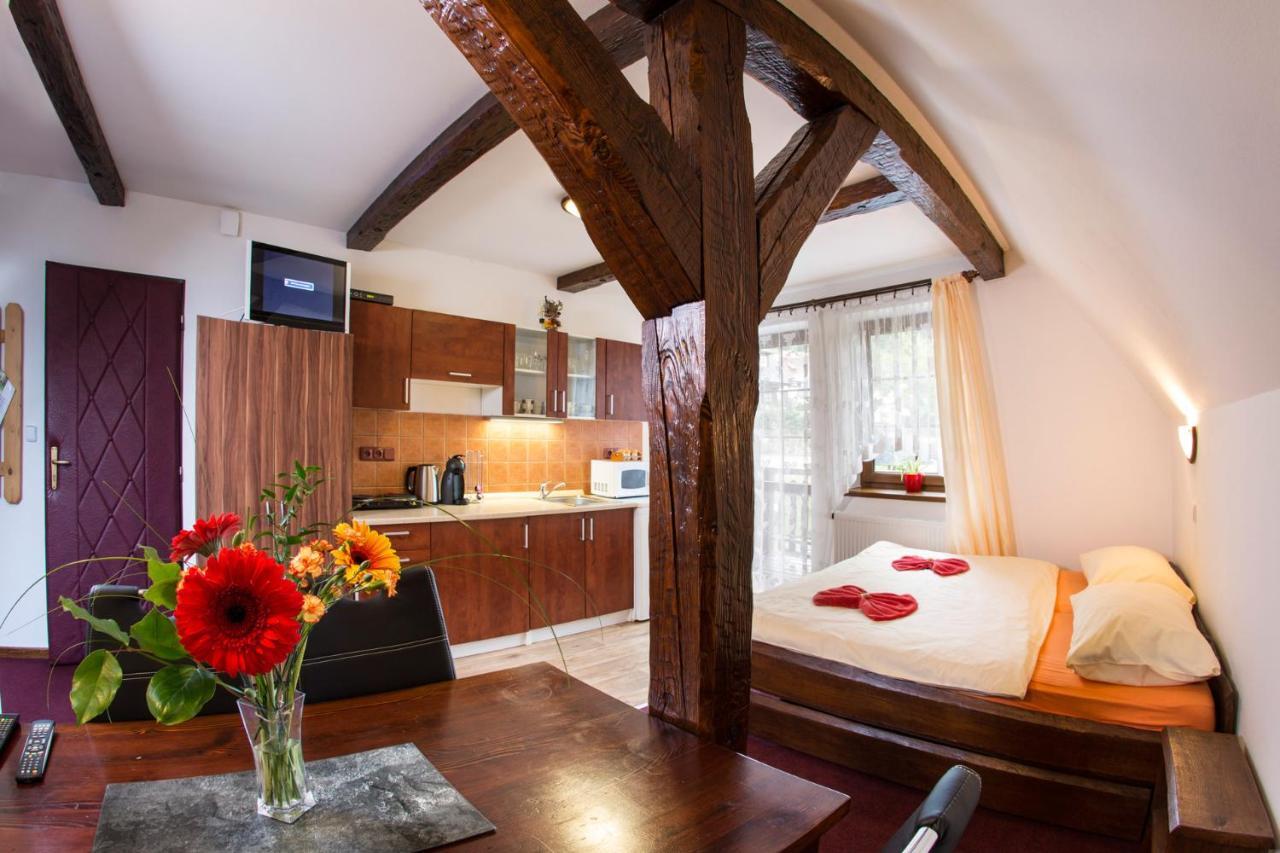 Apartment Nedrik โรกีนีซ นัด ยีเซอโร ภายนอก รูปภาพ